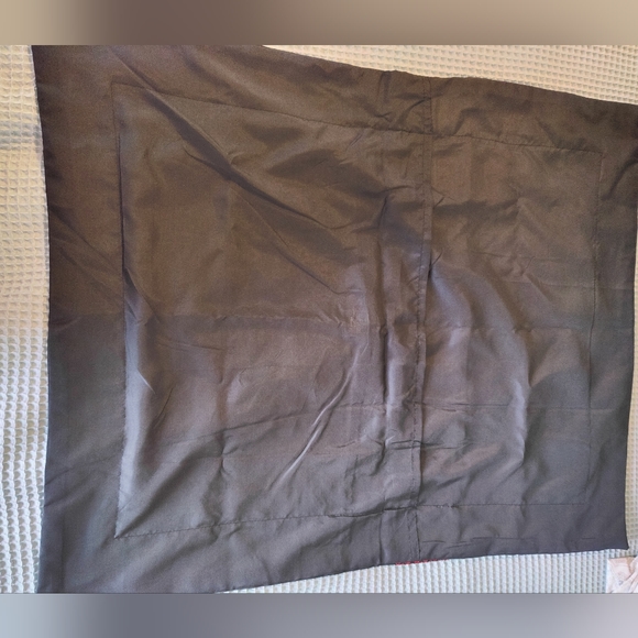 Set of 2 Dark Red and Black Standard size Pillow Shams - Picture 3 of 5